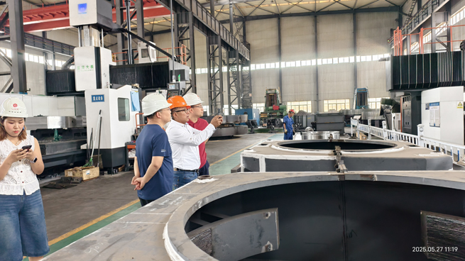 peruvian clients visit citic ic luoyang heavy machinery and praise its strength and quality control 2