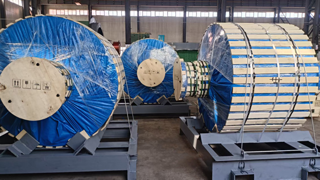 the packaging and delivery display of the japanese customers support rollers project 2 the packaging and delivery display of the japanese customers support rollers project 2